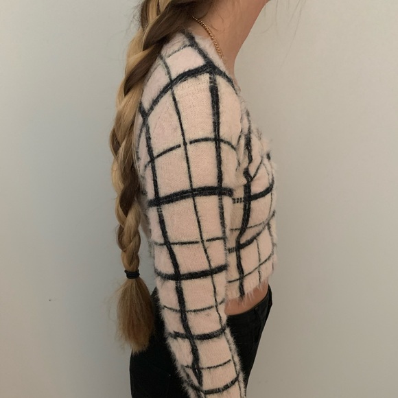 Urban Outfitters Sweater - tags still on! - Picture 3 of 3